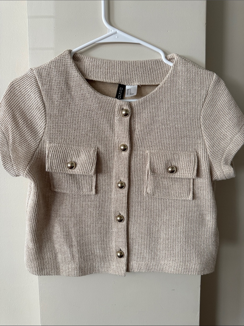 H&M Cream Knit Short Sleeve Button Front Top with Gold Buttons
